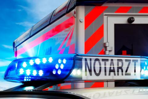 Alle Insassen der am Unfall in Lützendorf beteiligten Autos wurden verletzt ins Krankenhaus gebracht. Symbolfoto: EKH-Pictures/stock.adobe.com 
