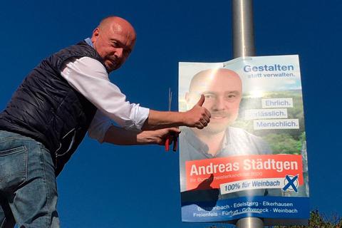 Die Plakate hängen: Andreas Städtgen möchte Bürgermeister in Weinbach werden.  Foto: Städtgen 