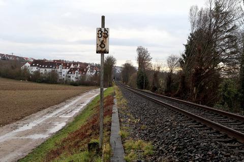 Entsteht im Norden von Nieder-Olm bald ein weiterer Bahn-Haltepunkt? Foto: hbz/ Jörg Henkel