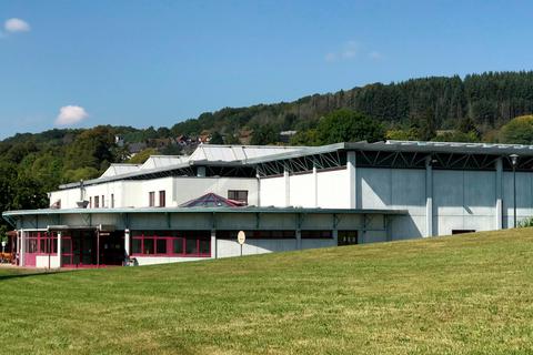 Eigentlich schon abgeschrieben, rückt der Bad Endbacher Sportpark wieder in den Fokus als mögliche Multifunktionshalle. Foto Regina Tauer 