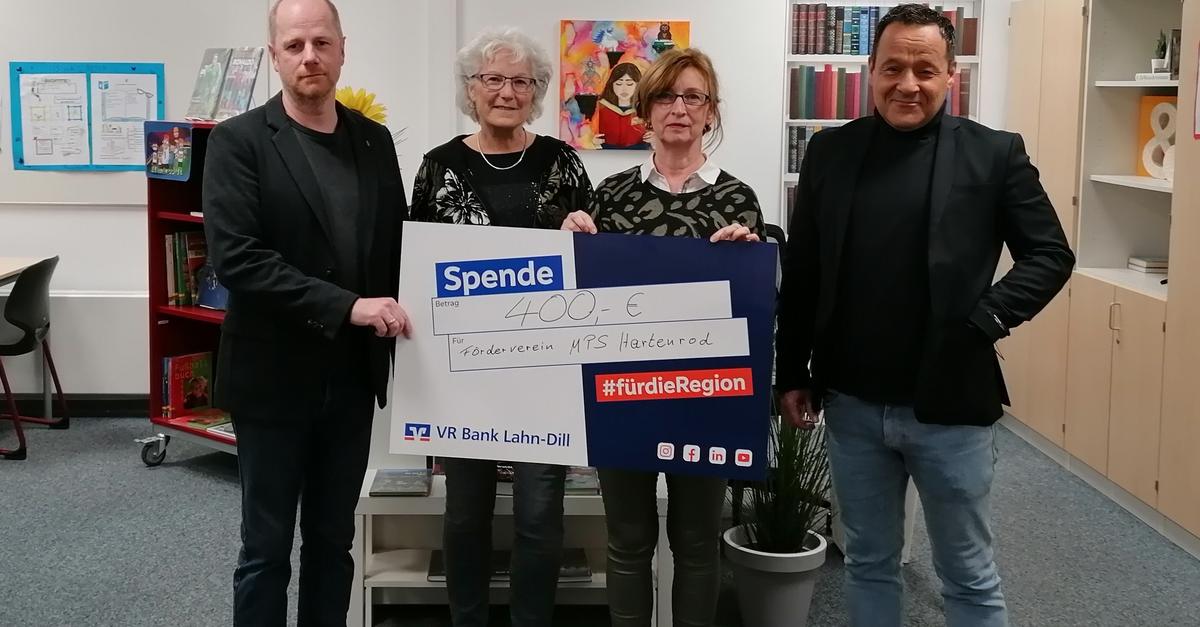 Spende-des-Gesangvereins-Hartenrod