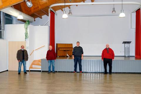 Ortsvorsteher Hans-Jürgen Debus (2.von rechts) mit einigen Kandidaten für den zukünftigen Ortsbeirat in Hartenrod. Foto: Peter Piplies 