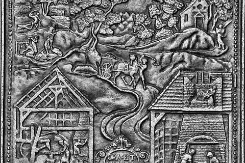 Am Ende des 17. Jahrhunderts ist diese Kaminplatte in Eisen gegossen worden, die mit ihren Darstellungen die Erzeugung des Roheisens und des schmiedbaren Eisens vermittelt. Der Abguss dieser Kaminplatte ist auf einer Eisenhütte im Lahn-Dill-Eisenrevier erfolgt. Ein Exemplar dieser Kaminplatte befindet sich auch im Fundus des Hinterlandmuseums.  Foto: Helmut Burger 