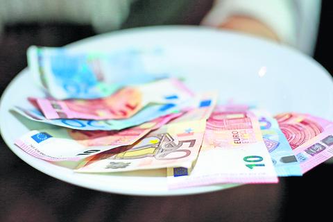 Mehr Geld für die Angestellten in der Gastronomie: Ihre Löhne und Gehälter steigen in zwei Schritten um insgesamt 15 Prozent. Foto: Gewerkschaft Nahrung-Genuss-Gaststätten