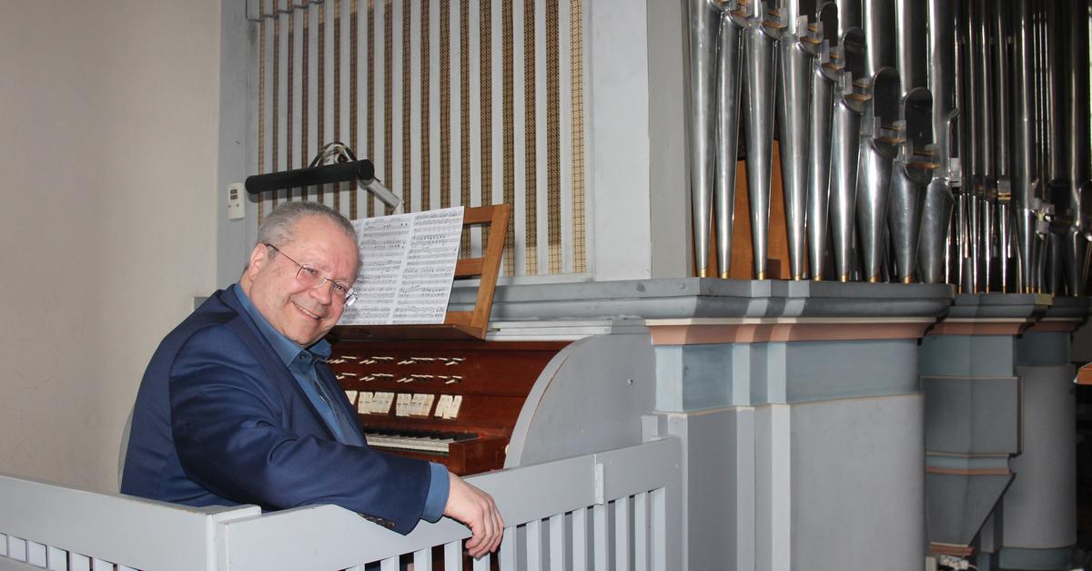 Matthias Riedesel spielt seit 42 Jahren im Hinterland Orgel