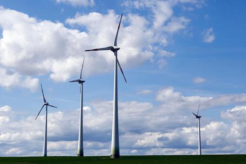 Die Windkraft bleibt ein Streitthema. In der nächsten Woche befasst sich die Regionalversammlung Mittelhessen über eine Änderung des Teilregionalplans Energie.  Archivfoto: Sascha Kopp 