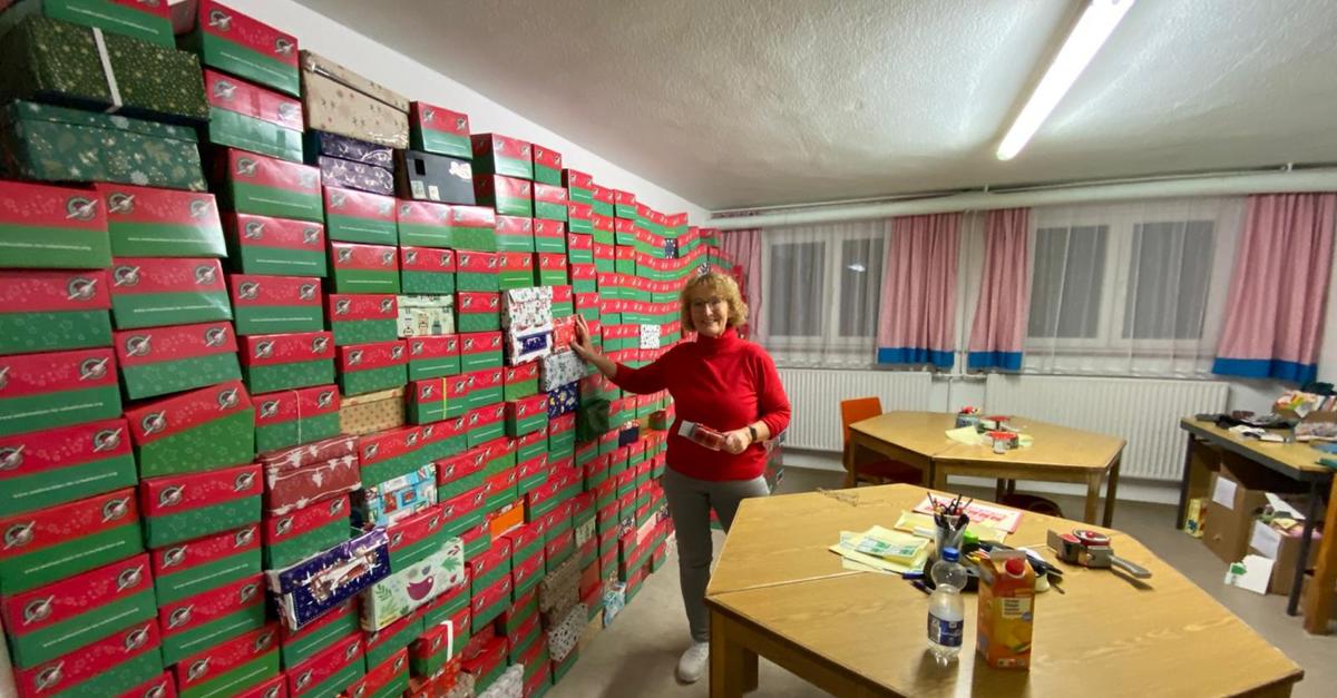 Rekordspenden-f-r-Weihnachten-im-Schuhkarton-in-Buchenau