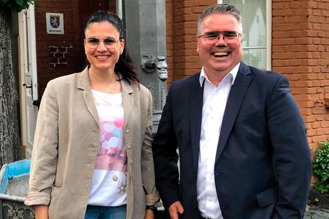 Der CDU-Kandidat und die Frau an seiner Seite: Sandra Burt unterstützt ihren Lebensgefährten Lars Kolbe. Foto: Markus Engelhardt 