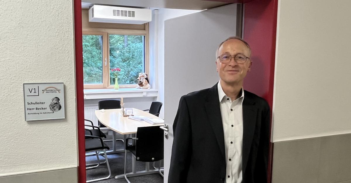Dautphetaler-Schulleiter-blickt-auf-ein-bewegtes-Berufsleben