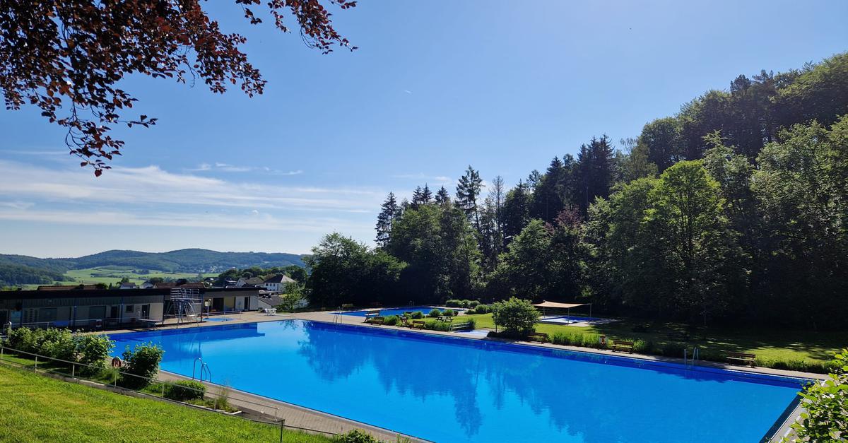 Freibad-und-Minigolfanlage-in-Holzhausen-starten-in-Saison