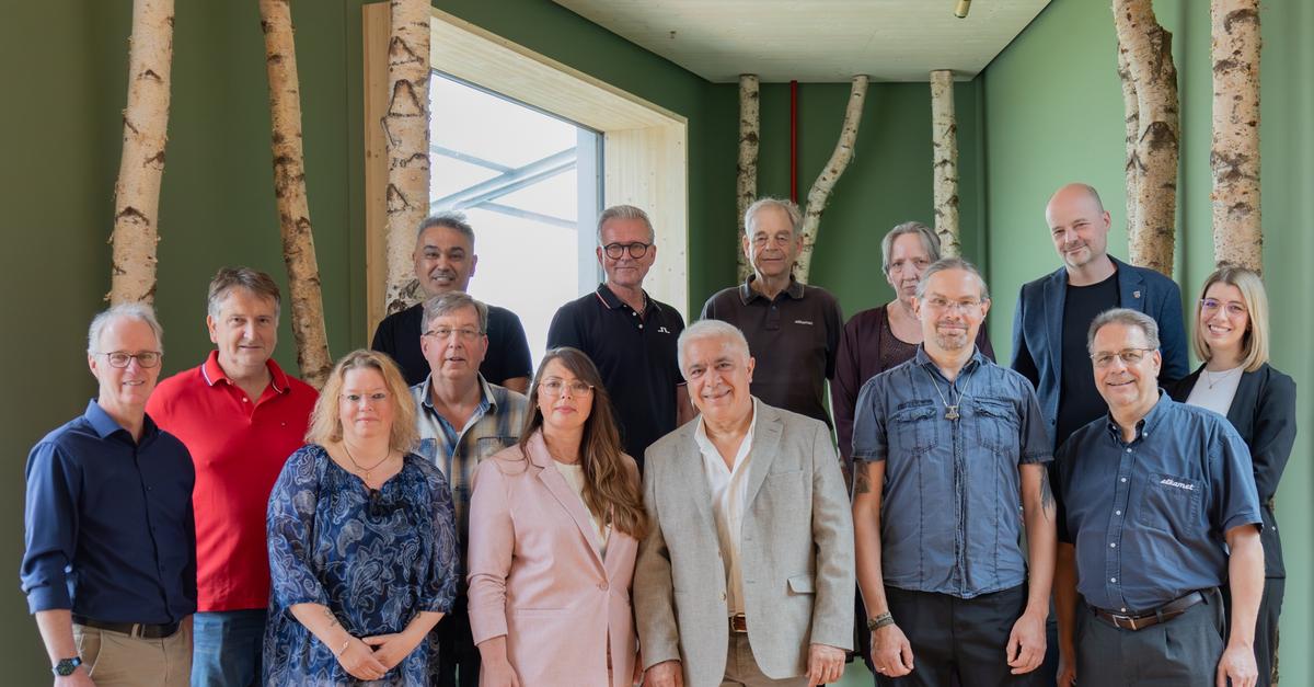 25-und-40-Jahre-bei-Elkamet-Mitarbeiter-geehrt