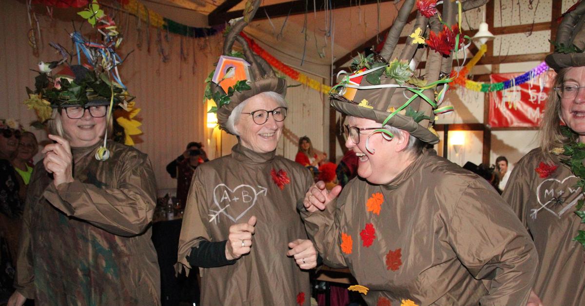 In-Dautphetal-sind-die-n-rrischen-Weiber-sind-los