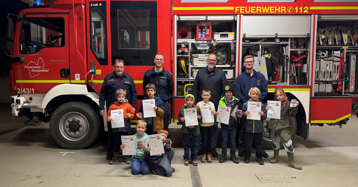 Dautphetaler-Feuerwehr-Nachwuchs-holt-sich-Tatze-Abzeichen