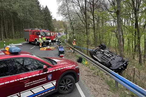 Frontalcrash auf „Rüchenbacher Hecke“ bei Gladenbach