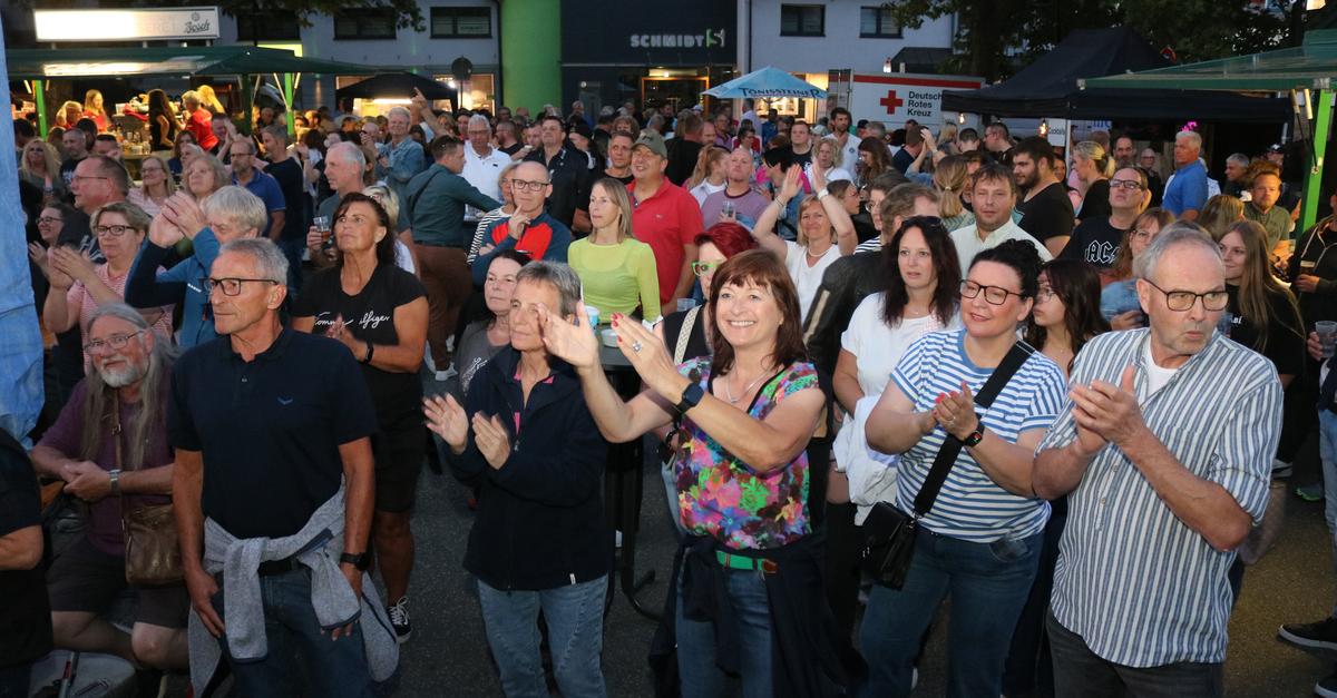 Bands-und-Solisten-rocken-beim-Gladenbacher-Musikfestival