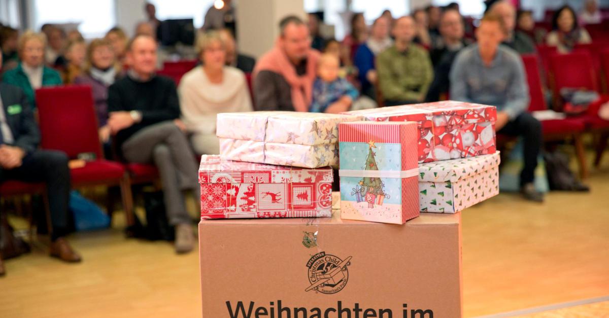 Weihnachtsgeschenke In Schuhkarton Packen 9986