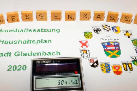 Die Stadt Gladenbach zahlt bis 2023 insgesamt 1,4 Millionen Euro in die "Hessenkasse" ein. Eine Sonderrate in Höhe von 304 150 Euro war vor der Corona-Krise im Gespräch.  Foto: Michael Tietz 