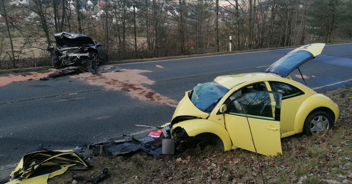 Unfall auf B255 bei Weidenhausen: Hubschrauber im Einsatz