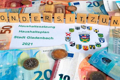 Die Stadt Gladenbach hat noch keinen genehmigten Haushaltsplan für 2021 - deshalb ist für die Stadtverordneten eine Sondersitzung angesetzt worden. Foto: Michael Tietz 