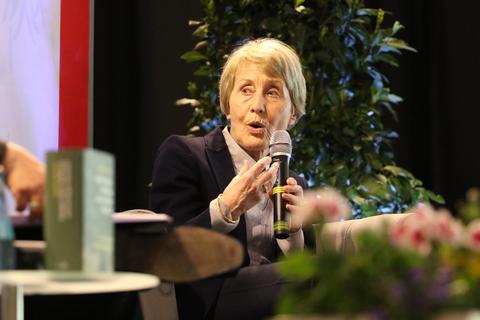 Professorin Brigitte Seebacher, von 1983 bis zu dessen Tod im Jahr 1992 mit Altbundeskanzler Willy Brandt verheiratet, stand Thomas Groll Rede und Antwort. 