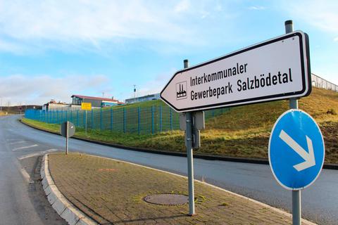 Der Zweckverband Interkommunaler Gewerbepark Salzbödetal will eine Anbindung an den öffentlichen Nahverkehr vorantreiben. Foto: Patrick Stein 