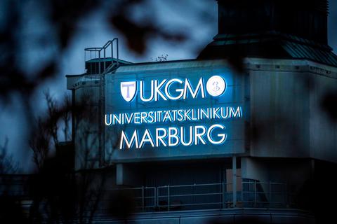Blick auf das UKGM in Marburg: Dort ist eine HNO-Station vorübergehend geschlossen. Foto: Thorsten Richter 