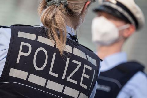 Nach dem Tod einer 28-Jährigen in Stadtallendorf ermittelt die Marburger Kriminalpolizei wegen des Verdachts eines Tötungsdelikts.