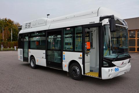 Solch ein Elektro-Midi-Bus wird ab Februar 2021 in Marburgs Straßen unterwegs sein.  Foto: Sarah Möller/ Stadtwerke Marburg 