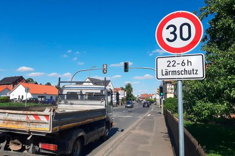 In Sterzhausen haben Forderungen nach weiteren Querungshilfen über die Bundesstraße 62 kaum eine Chance.   Foto: Götz Schaub 
