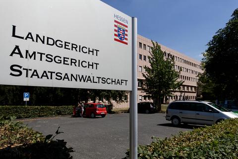 Das Amtsgericht Marburg hat einen 33-Jährigen verurteilt, der nach Überzeugung des Gerichts seine ehemalige Lebensgefährtin schwer verletzt hat.