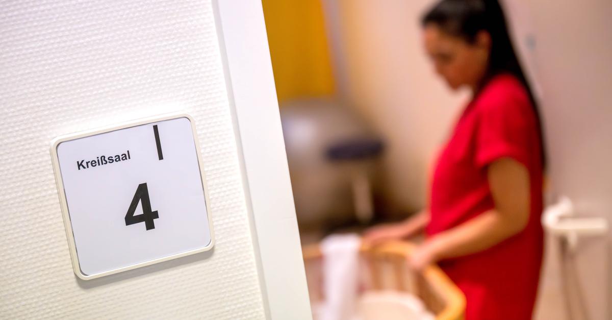 Hebammenhilfevertrag-Folgen-f-r-Fachkr-fte-und-M-tter