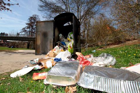 Müll auf den Marburger Lahnwiesen und den nahen Lahnterrassen bieten Ratten eine Nahrungsquelle.  Archivfoto: Thorsten Richter  