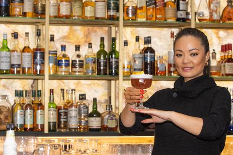 Barkeeperin Linh Nguyen ist die beste Barkeeperin der Welt. 