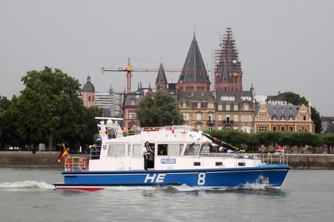 Ein Boot der hessischen Wasserschutzpolizei auf dem Rhein. Symbolfoto: dpa