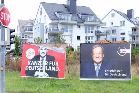 Warben lange Zeit um Wähler: Wahlplakate an der Kreuzung von Aarstraße und Magistrale. Foto: Martin Fromme