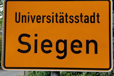 Im Kreis Siegen-Wittgemeinstein mit seiner Metropole Siegen gilt seit 10 April 0 Uhr ein nächtliches Ausgehverbot von 21 bis 5 Uhr.  Foto: Christoph Weber 