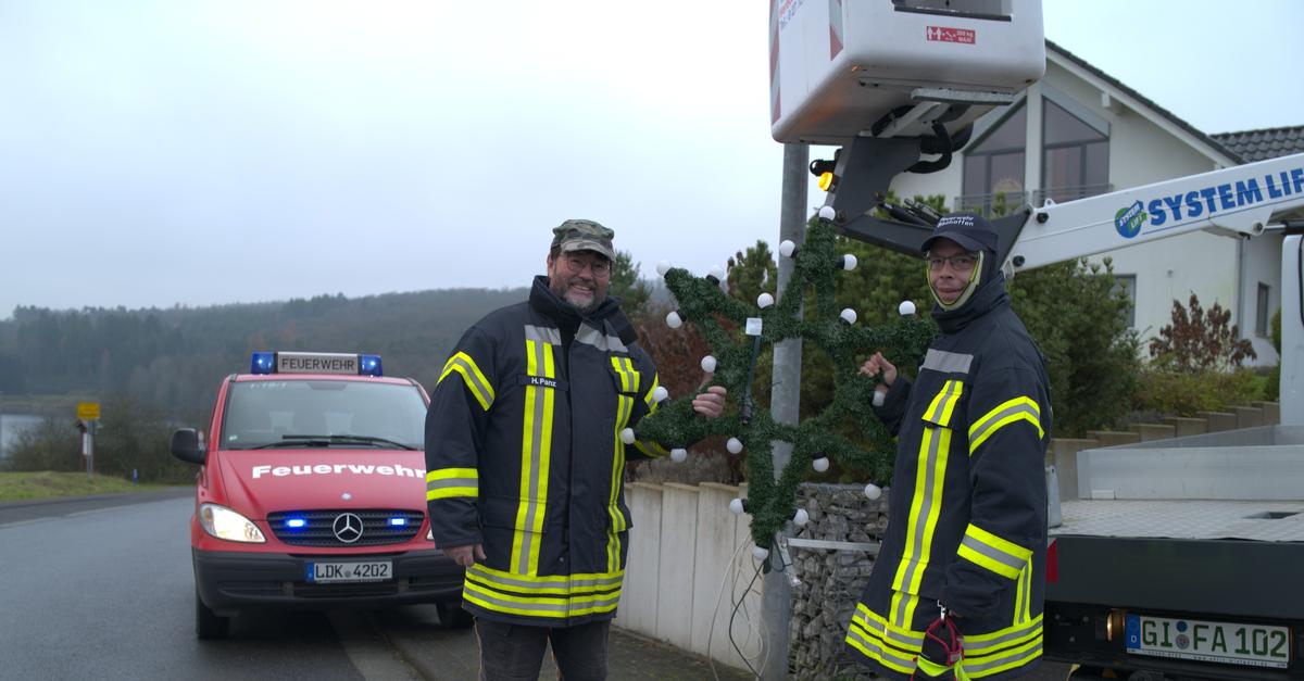 In-Bischoffen-erstrahlt-eine-neue-Weihnachtsbeleuchtung