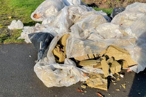 "Das Ablagern von Abfällen sind Umweltdelikte und stellen somit eine Ordnungswidrigkeit dar, die mit einer Geldbuße von bis zu 50.000 Euro geahndet werden kann", schreibt die Stadtverwaltung Braunfels. © Stadt Braunfels