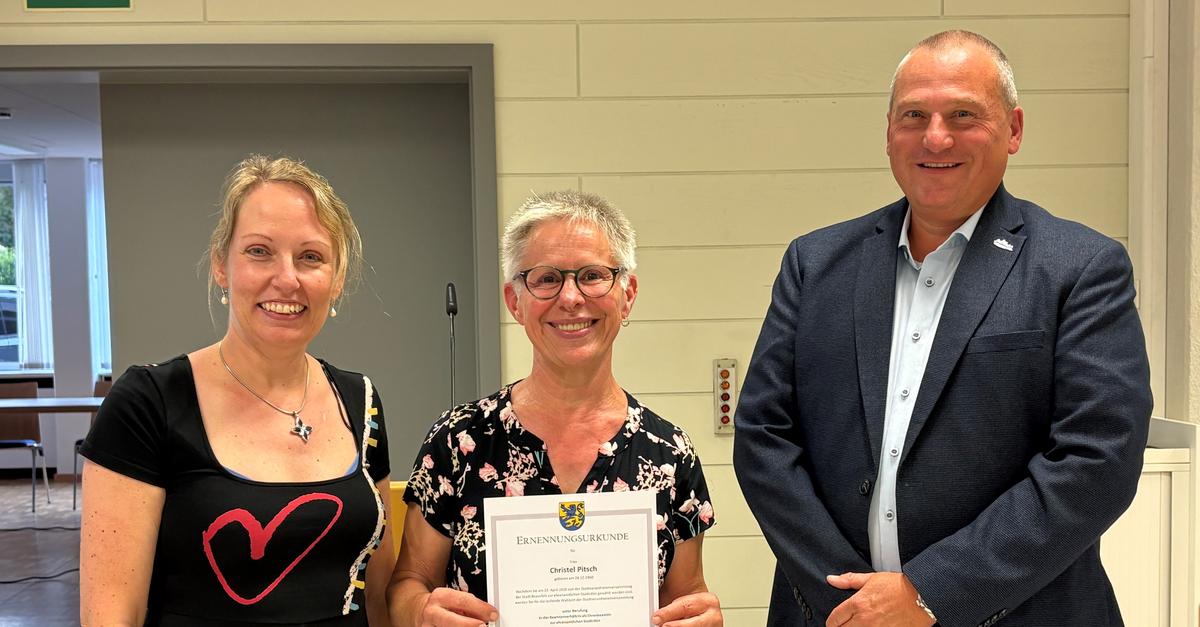 Christel Pitsch of the Green Party sworn in as a Braunfels city councilor