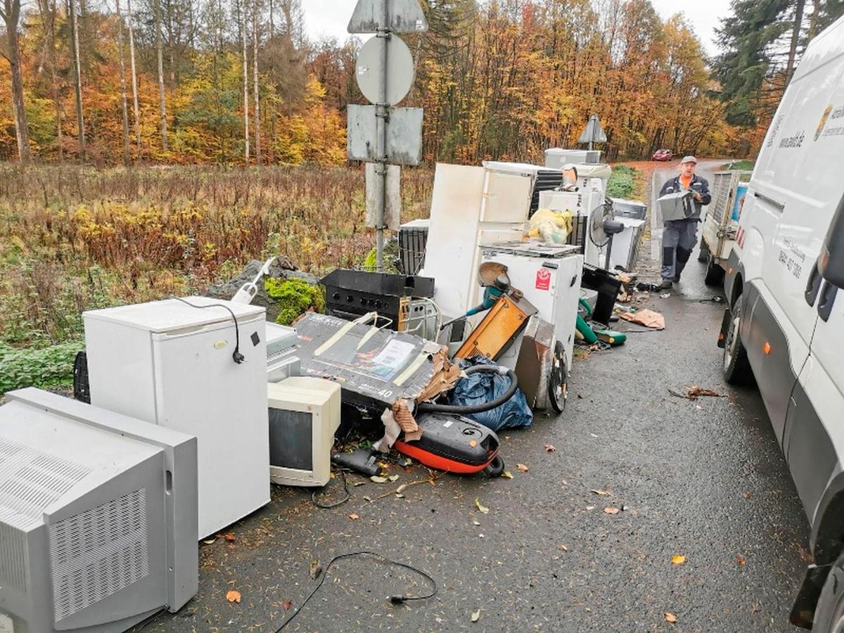 Elektroschrott illegal in Oberscheld abgeladen