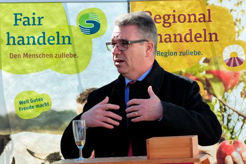 Soll am Donnerstag, 25. März, erneut in sein Amt eingeführt werden: Dillenburgs Bürgermeister Michael Lotz (CDU). Archivfoto: Kilian Scharf 