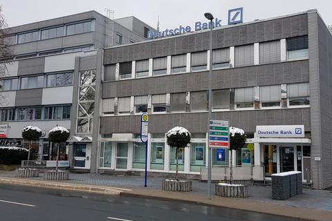 Die Deutsche Bank in Dillenburg spricht trotz der Corona-Pandemie von einem stabilen Geschäftsjahr 2020. Foto: Christoph Weber 