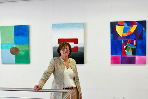 Ingrid Kretz stellt ihre neuen Arbeiten zum Thema "Vaterunser" aus. © Helmut Blecher