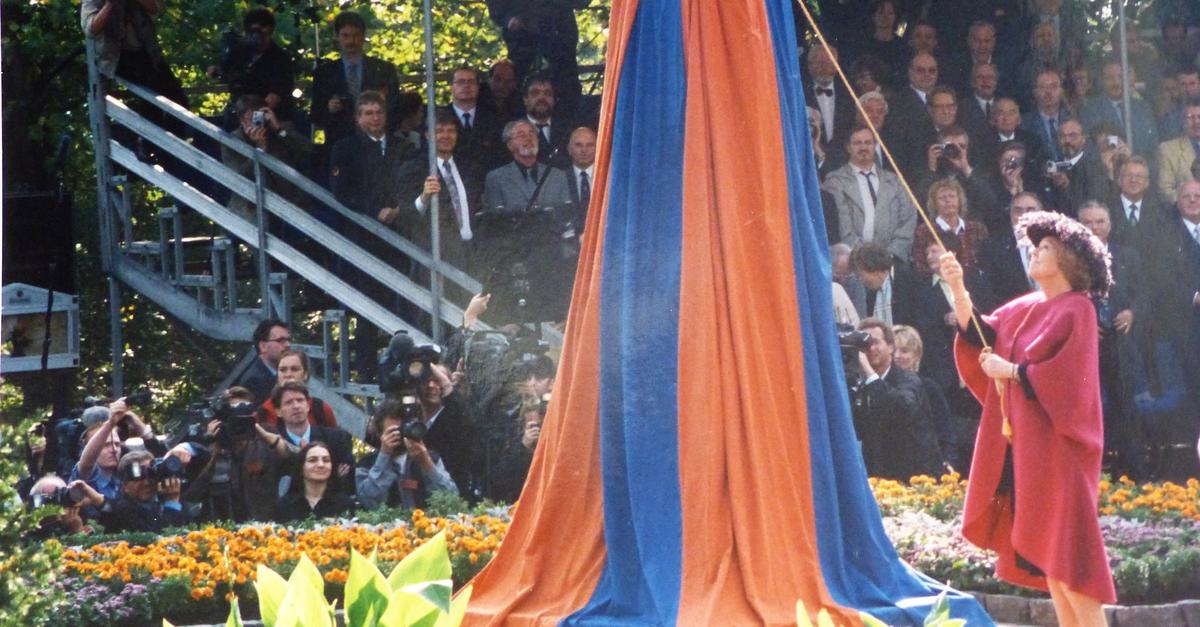 Dillenburg enchants as Queen Beatrix of the Netherlands