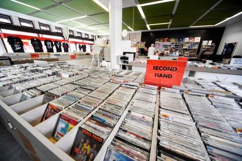 Kult(ur)laden schließt: Die "Musicbox" macht am Mittwoch zu. Friedhelm Kosak verkauft künftig nur noch online Second-Hand-Alben. Foto: Katrin Weber 