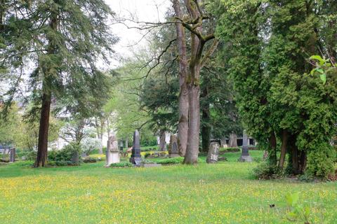 Der unter Denkmalschutz stehende Alte Friedhof könnte Standort für ein Lapidarium in Dillenburg werden.  Foto: Frank Rademacher 