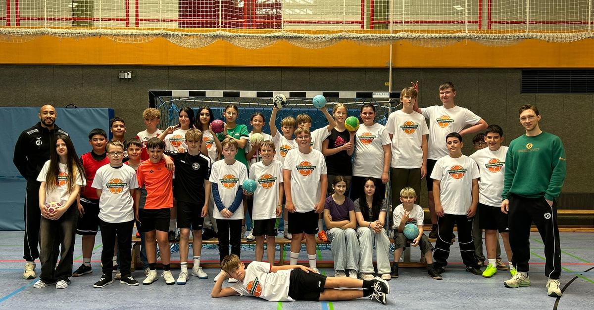 Spieler-der-HSG-Wetzlar-an-der-Westerwaldschule-Driedorf
