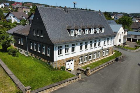 Die Gemeinde Ehringshausen rechnet damit, in den nächsten Tagen 35 Flüchtlinge vom Lahn-Dill-Kreis zugewiesen zu bekommen. 25 von ihnen werden dann vorübergehend im Dorfgemeinschaftshaus in Niederlemp untergebracht.