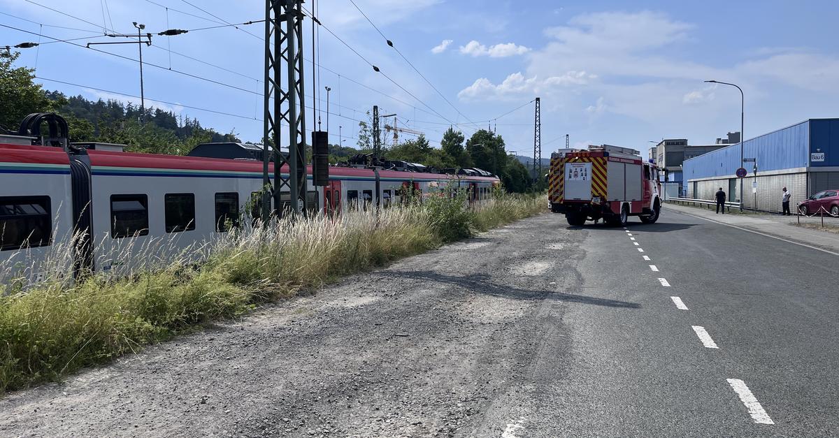 Stromausfall-im-Zug-Feuerwehr-Ehringshausen-evakuiert-RE-99