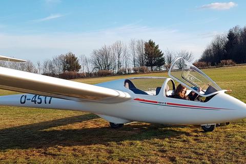 Erster Alleinflug: Mia Krause im Schulungssegelflugzeug ASK 21.  Foto: Segelfliegerclub Hirzenhain 